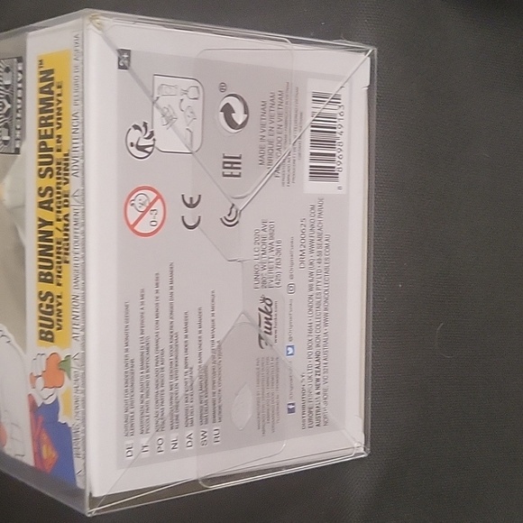 Bugs Bunny as Superman Funko - Picture 6 of 6